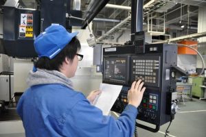 LITTT18 THỢ VẬN HÀNH MÁY CNC