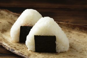 4 Bước “Easy” để làm Cơm Nắm Onigiri kiểu Nhật